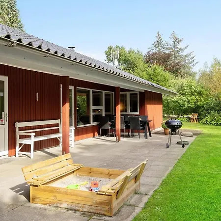 Awesome In With Kitchen Holiday home