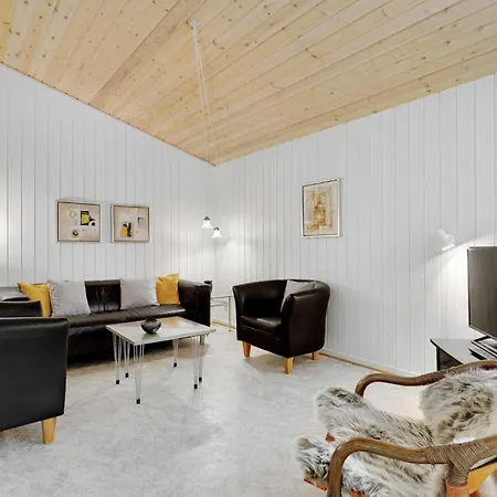 Awesome In With Kitchen Holiday home