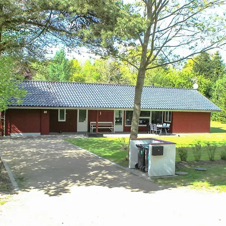 Prázdninový dům Three-bedroom In *